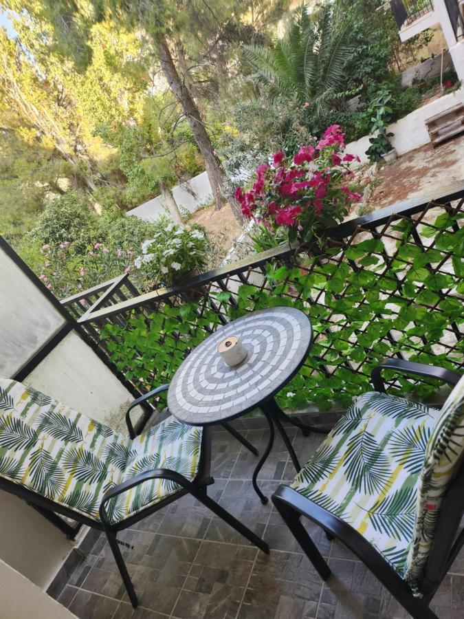 Small Luxury Apartment 阿纳维索斯 外观 照片
