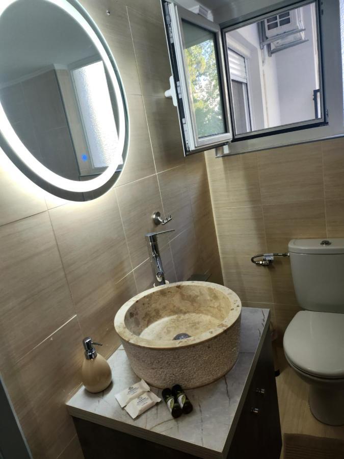 Small Luxury Apartment 阿纳维索斯 外观 照片